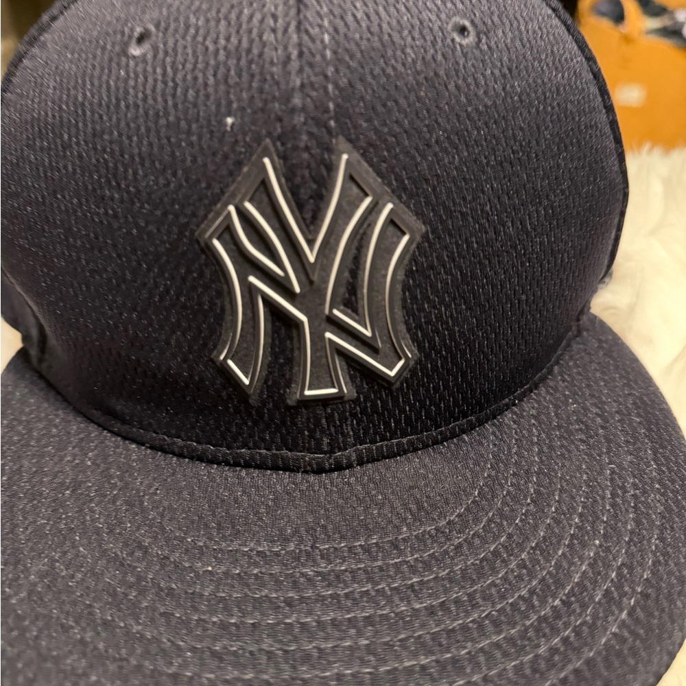 New Era Black NY Logo Hat
